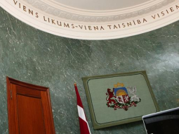 Ministru kabinetā. Foto: Dmitrijs Suļžics, F64