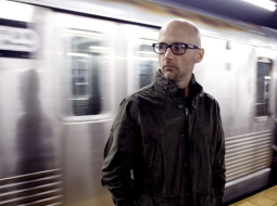 2014_09_moby-foto-media-large.jpg