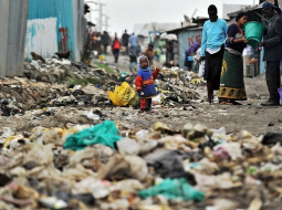 Viens no "slums" Nairobi. Foto: AFP/LETA