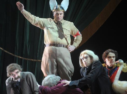 Skats no Riharda Vāgnera tetraloģijas "Nībelunga gredzens" pirmās daļas - operas "Reinas zelts" atjaunojuma ģenerālmēģinājuma Latvijas Nacionālajā operā. Foto: Edijs Pālens, LETA