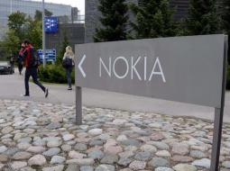 Ceļš uz "Nokia" ražotni Espo pilsētā Somijā. Foto: AFP/LETA