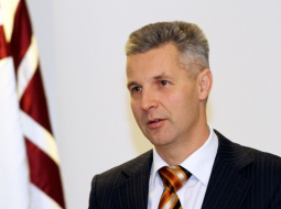 Kristaps Kuhaļskis, F64