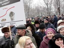 Arodbiedrības piketā pie valdības ēkas. Foto: Kaspars Krafts, F64