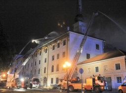 Rīgas pils liktenīgajā naktī. Foto: Gints Ivuškāns, F64
