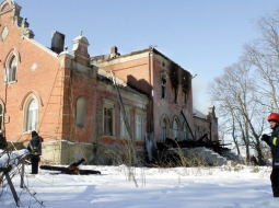 2007.gadā izdegušais īpašums. Foto: Gatis Dieziņš, LETA