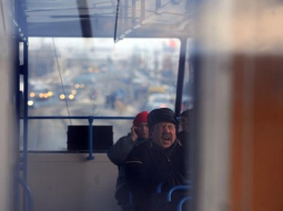 Pasažieri "Rīgas satiksmes" tramvajā. Foto: Edijs Pālens, LETA