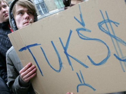 Studenti protesta akcijā pie valdības mājas. Foto: Raitis Plauks, F64
