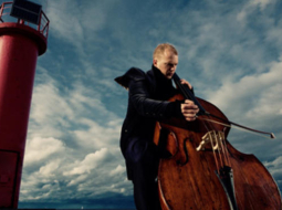 Kontrabasists Gunārs Upatnieks. Publicitātes foto