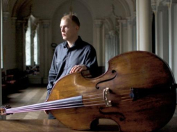 Kontrabasists Gunārs Upatnieks. Publicitātes foto