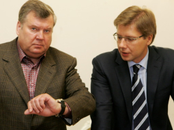 Jānis Urbanovičs un Nils Ušakovs pirms tikšanās ar labējām partijām. Foto: Raitis Plauks, F64