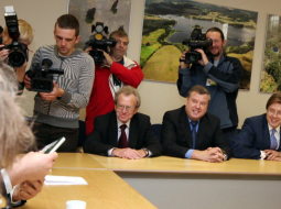 Saskaņas centra līderi priecājās jau pirms 10.Saeimas vēlēšanām. Foto: Nora Krevneva, F64