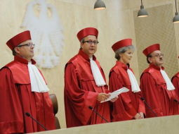 Vācijas Konstitucionālā tiesa nolasa savu lēmumu. Foto: AFP/LETA