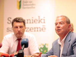 Raimonds Vējonis (no kreisās) un Aivars Lembergs. Foto: Nora Krevneva, F64