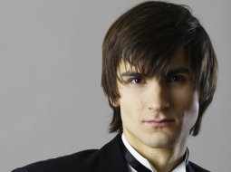 Pianists Vestards Šimkus.Publicitātes foto