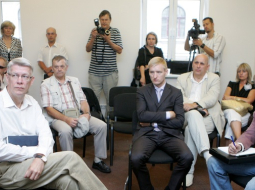Eksprezidents Valdis Zatlers topošās Zatlera Reformu partijas diskusijas laikā, kurā diskutē par desmit partijas Manifestā paustajiem darbības principiem. Foto: Edijs Pālens, LETA