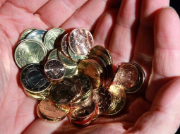 Latvijas eiro monētas. Foto: Ieva Čīka, LETA