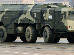 Krievijas ballistiskās raķetes "Iskander" parādē Maskavā. Foto: AFP/LETA