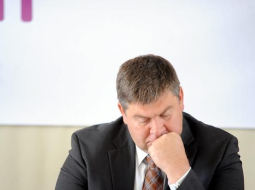 Partijas "Vienoti Latvijai" saraksta līderis ekspremjers Aigars Kalvītis piedalās partijas "Vienoti Latvijai" rīkotajā preses konferencē par kandidēšanu 12.Saeimas vēlēšanās. Foto: Edijs Pālens, LETA
