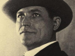 Gustavs Klucis 1937.gadā Maskavā. Publicitātes foto
