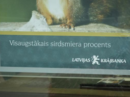 "Latvijas krājbankas" tā sauktais sirdsmiera reklāmas plakāts. Foto: Jānis Saliņš, F64