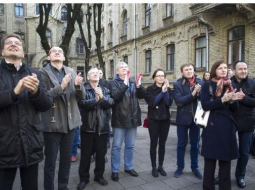 Lietuvas žurnālisti protesta akcijā. Foto no portāla "15min.lt".