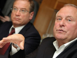 Rīgas brīvostas "dūži" Leonīds Loginovs un Andris Ameriks. Foto: Ieva Čīka, LETA