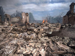 Luganskas apgabals. Kaujās sabombardēta māja. Foto: AFP/LETA