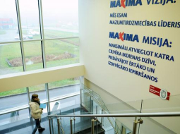 Uzraksts "Maxima Latvija" biroja telpās. Foto: ieva Lūka, LETA