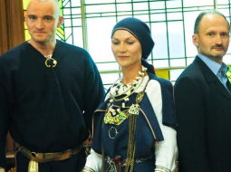 12.Saeimas vēlēšanu sarakstu numuru izlozē satikušies Nacionālās apvienības pārstāvji (no kreisās) un Krievu savienības biedrs. Foto: Gints Ivuškāns, F64
