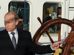 Krievijas prezidents Vladimirs Putins mācībās uz kuģa Melnajā jūrā. Foto: AFP/LETA