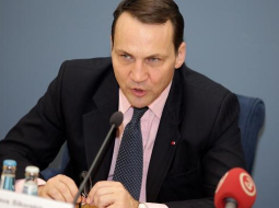 Polijas ārlietu ministrs Radoslavs Sikorskis. Foto: Ieva Čīka, LETA
