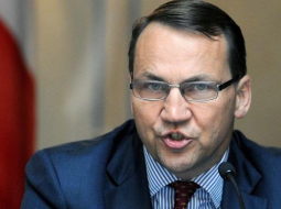 Polijas ārlietu ministrs Radoslavs Sikorskis. Foto: AFP/LETA