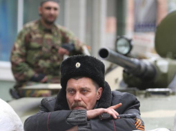 Viens no Slavjanskas separātistu kontrolposteņiem pirms Ukrainas armijas operācijas. Foto: LETA/ITAR-TASS.
