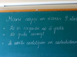 Skolas tāfele. Foto: Evija Trifanova, LETA