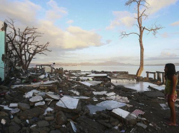 Taifūna postījumi Taklobanas pilsētā. Foto: EPA/LETA