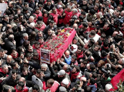 15 gadus vecā pusaudža Berkina Elvana bērēs. Foto: EPA/LETA