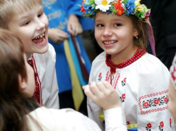 Rīgas Ukraiņu vidusskolas audzēkņi. Foto: Ieva Čīka, LETA