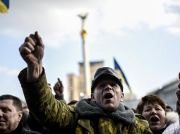 Ukrainas protestētāji piepras Izdot Janukoviču. Foto: AFP/LETA