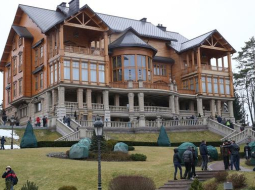 Bijušā prezidenta Viktora Janukoviča villa Mežgorjē pie Kijevas. Fot: ITAR-TASS/LETA