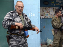 Prokrieviskie militāristi pozīcijās Luganskā. Foto: EPA/LETA