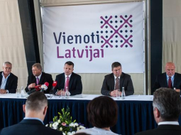 "Vienoti Latvijai" preses konferencē. Foto: Gints Ivuškāns, F64