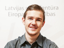 Austrālijas latvietis Andrejs Jaudzems ir sajūsmā par to, ka strādā Latvijas prezidentūras Eiropas Savienības Padomes sekretariātā. Un tik tuvu Brīvības piemineklim!