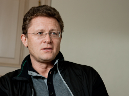 Operdziedātājs Egils Siliņš. Foto Andrejs Terentjevs, F64