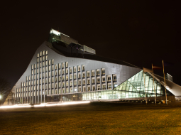 Nacionālās bibliotēkas ēka. Foto Gints Ivuškāns, F64