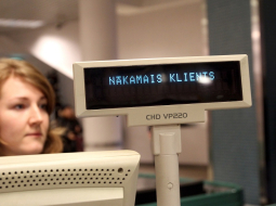 Veikalā pie kases. Foto: Kaspars Krafts, F64