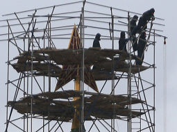 Remonts Kremļa Spaskas tornī. Foto: ITAR-TASS/LETA