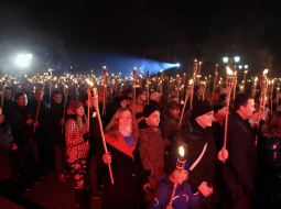 Lāpu gājiens Rīgā. Foto: Sintija Zandersone, LETA