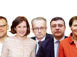 No kreisās: Guntis Belēvičs, Dana Reizniece–Ozola, Dzintars Rasnačs, Jānis Reirs, Mārīte Seile