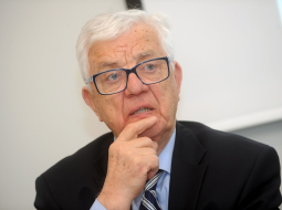 Komponists Raimonds Pauls. Foto: Ieva Lūka, LETA