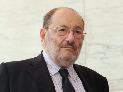 Itāļu rakstnieks Umberto Eko. Foto: AFP/LETA